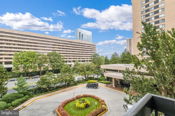 $2,500 | 3713 South George Mason Drive, Unit 412W, Falls Church, VA 22041