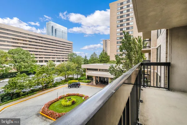 $2,500 | 3713 South George Mason Drive, Unit 412W, Falls Church, VA 22041