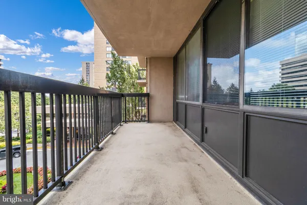 $2,500 | 3713 South George Mason Drive, Unit 412W, Falls Church, VA 22041