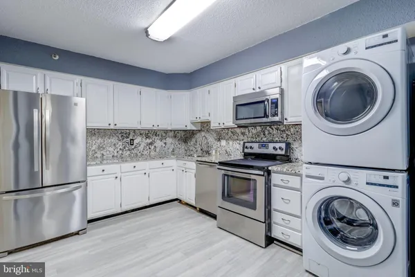 $2,500 | 3713 South George Mason Drive, Unit 412W, Falls Church, VA 22041