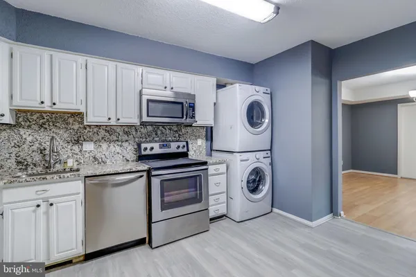 $2,500 | 3713 South George Mason Drive, Unit 412W, Falls Church, VA 22041