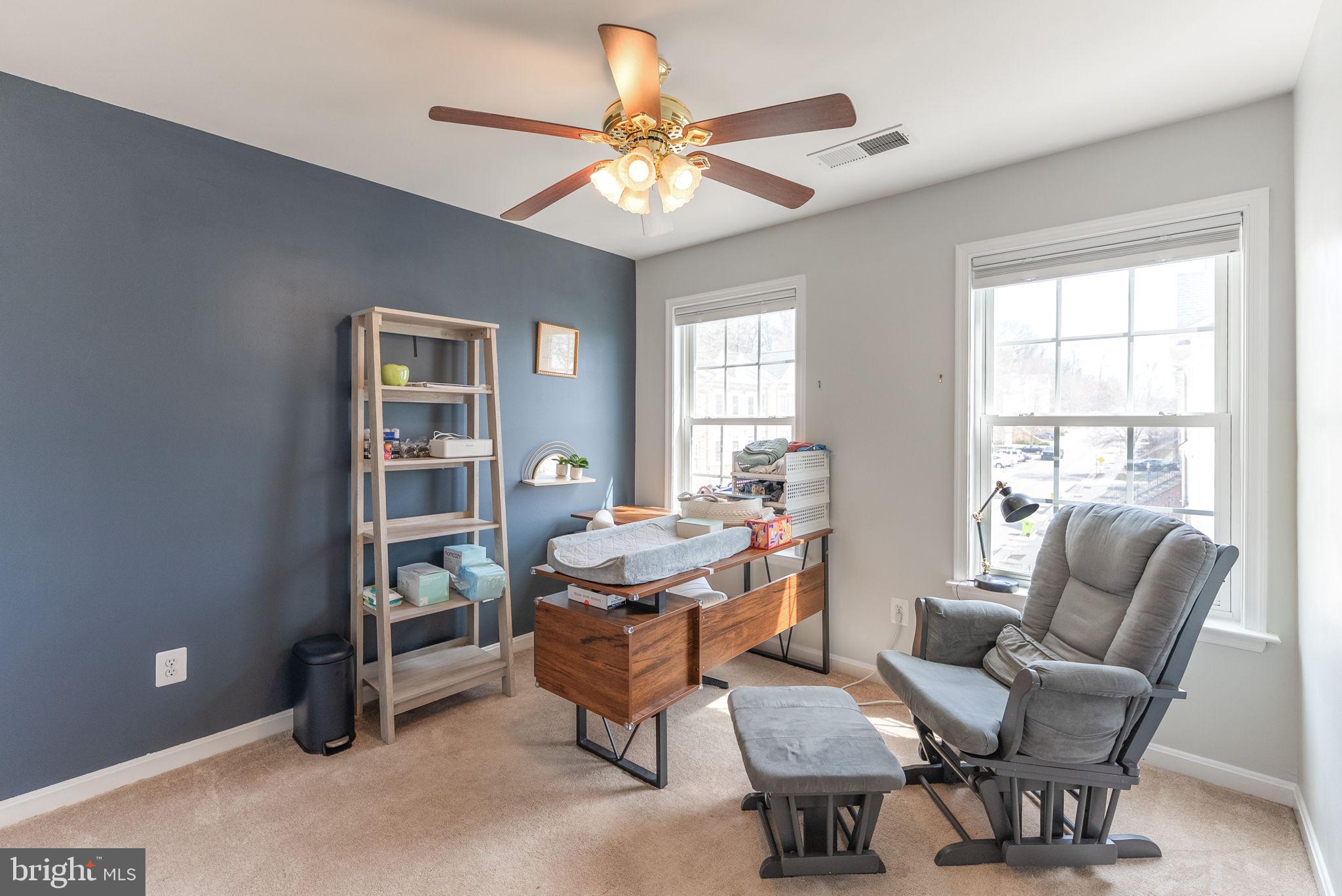 3392 Beechcliff Drive Alexandria, VA 22306 - Photo 18 of 25 a dining room with furniture and window