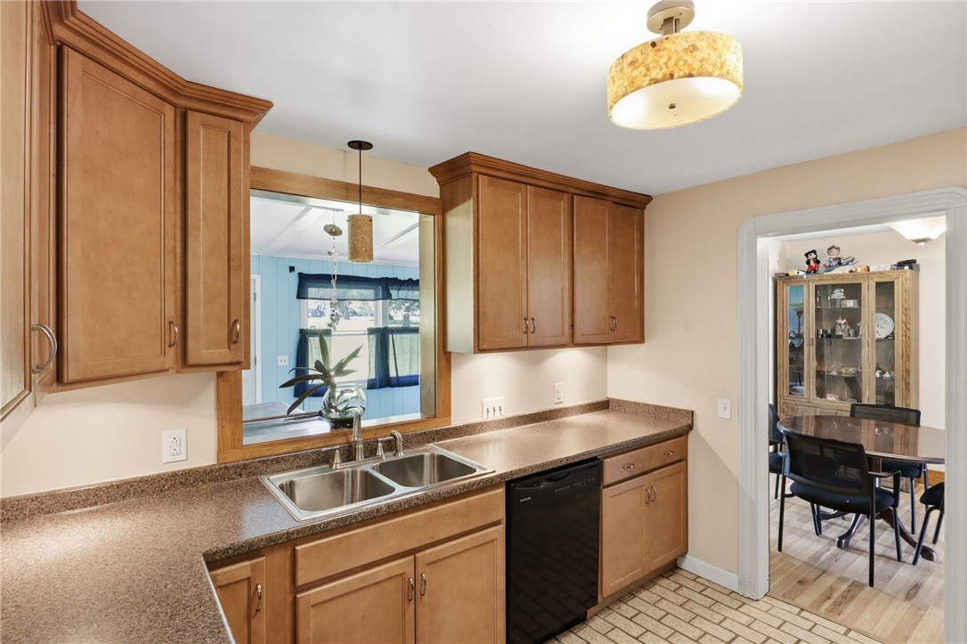 4853 West Ridge Road Parma, NY 14559 - Photo 8 of 39 Kitchen