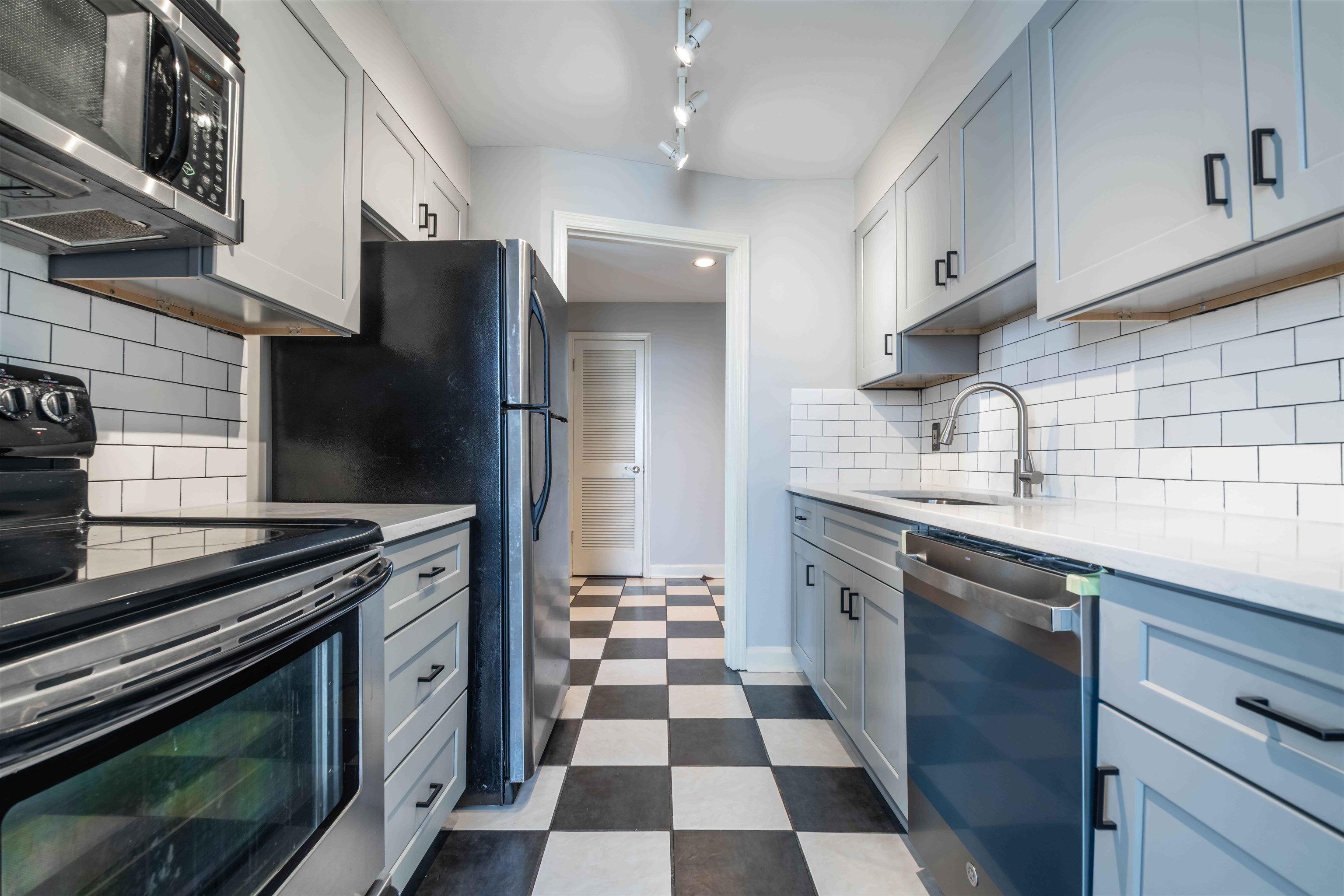 109 North Main Street, Unit 806 Memphis, TN 38103 - Photo 16 of 34