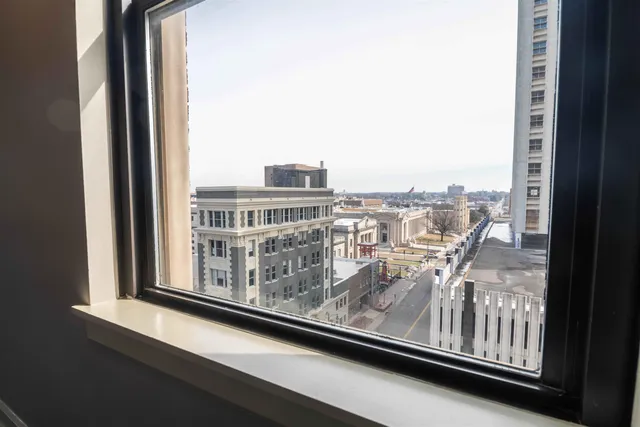 $154,900 | 109 North Main Street, Unit 806, Memphis, TN 38103