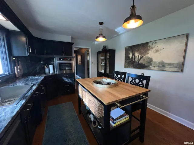 $239,900 | 3126 East Cedar Hills Drive, Chillicothe, IL 61523