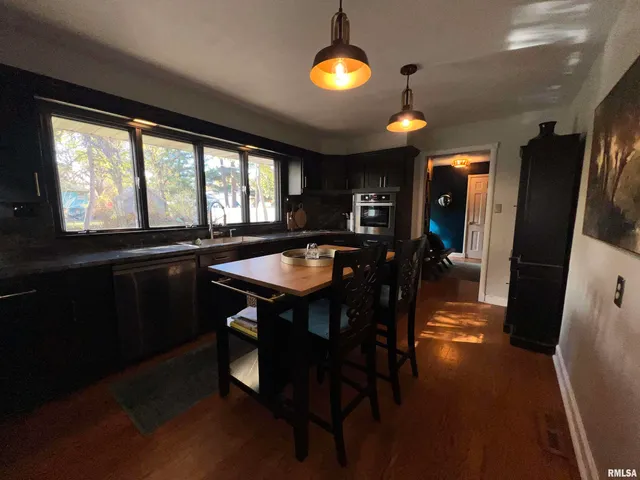 $239,900 | 3126 East Cedar Hills Drive, Chillicothe, IL 61523