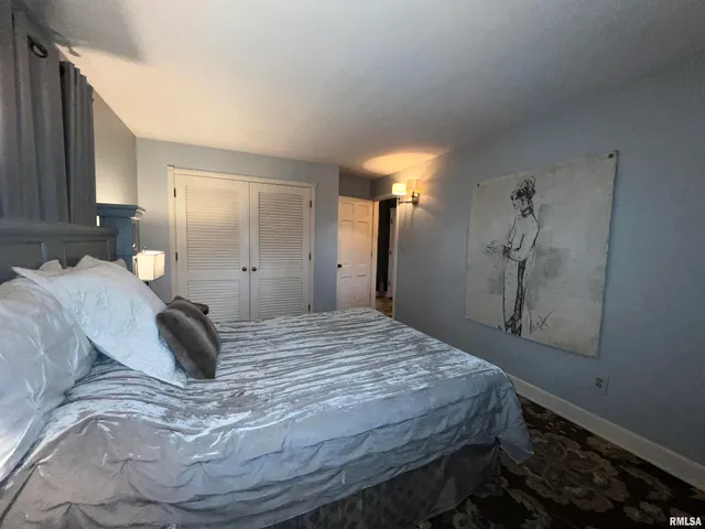 $239,900 | 3126 East Cedar Hills Drive, Chillicothe, IL 61523