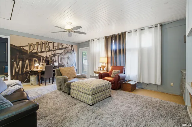 $239,900 | 3126 East Cedar Hills Drive, Chillicothe, IL 61523