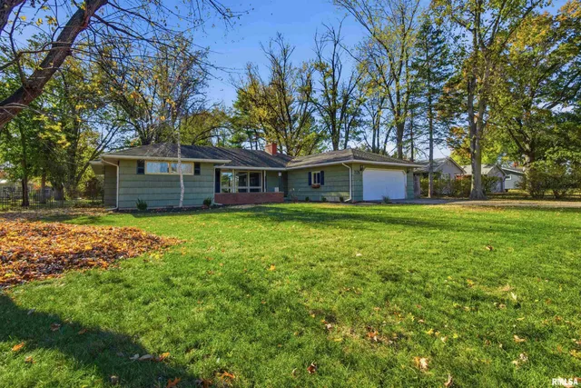 $239,900 | 3126 East Cedar Hills Drive, Chillicothe, IL 61523