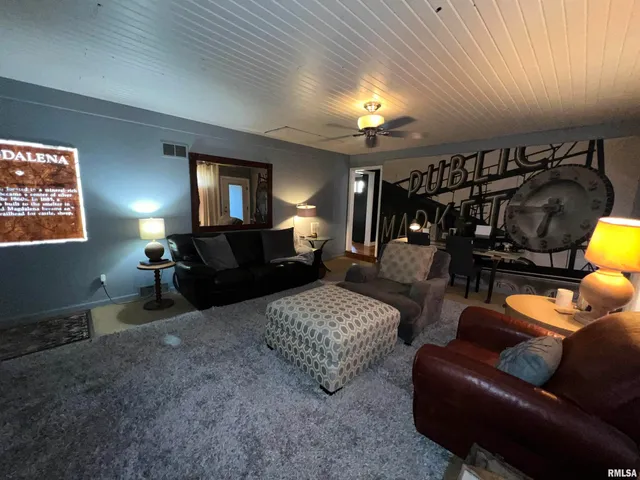 $239,900 | 3126 East Cedar Hills Drive, Chillicothe, IL 61523