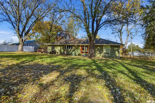 $239,900 | 3126 East Cedar Hills Drive, Chillicothe, IL 61523