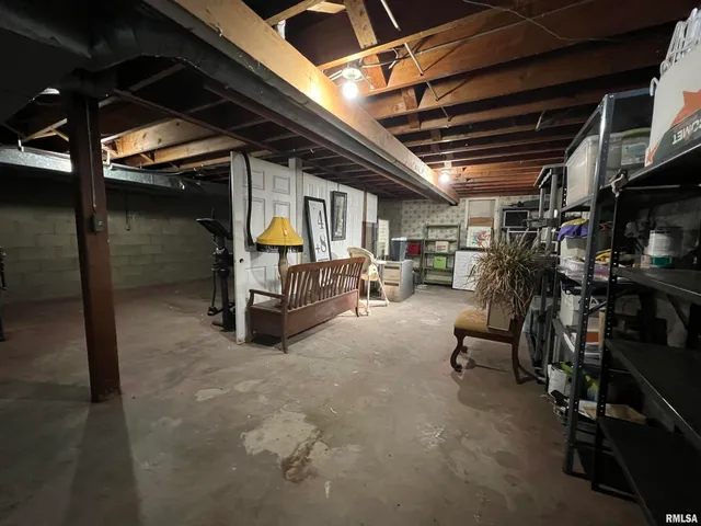 $239,900 | 3126 East Cedar Hills Drive, Chillicothe, IL 61523