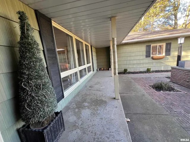 $239,900 | 3126 East Cedar Hills Drive, Chillicothe, IL 61523