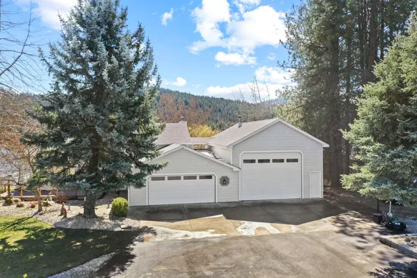 $999,950 | 731 Greggs Road, Newport, WA 99156