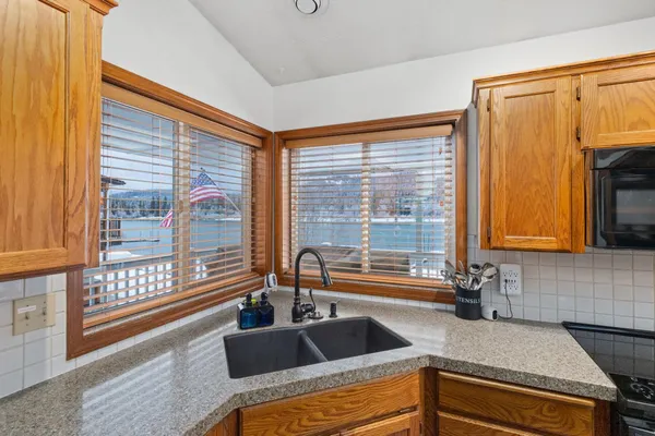 $999,950 | 731 Greggs Road, Newport, WA 99156