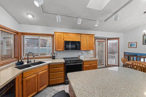 $999,950 | 731 Greggs Road, Newport, WA 99156