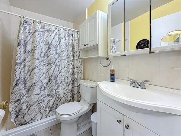 $1,300 | 8425 112th Street North, Unit 104, Seminole, FL 33772