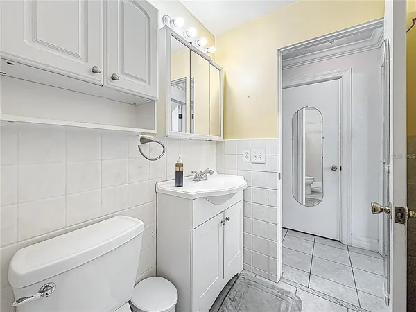 $1,300 | 8425 112th Street North, Unit 104, Seminole, FL 33772