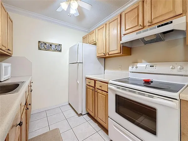 $1,300 | 8425 112th Street North, Unit 104, Seminole, FL 33772