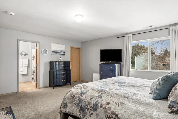 $449,950 | 4911 North Vista Drive East, Unit 1, Bonney Lake, WA 98391
