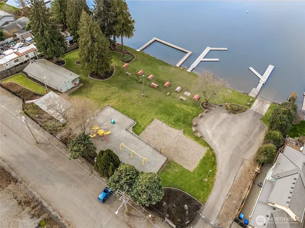 $449,950 | 4911 North Vista Drive East, Unit 1, Bonney Lake, WA 98391