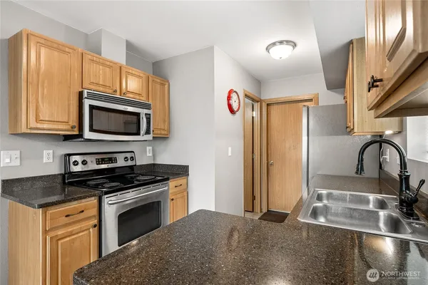 $449,950 | 4911 North Vista Drive East, Unit 1, Bonney Lake, WA 98391