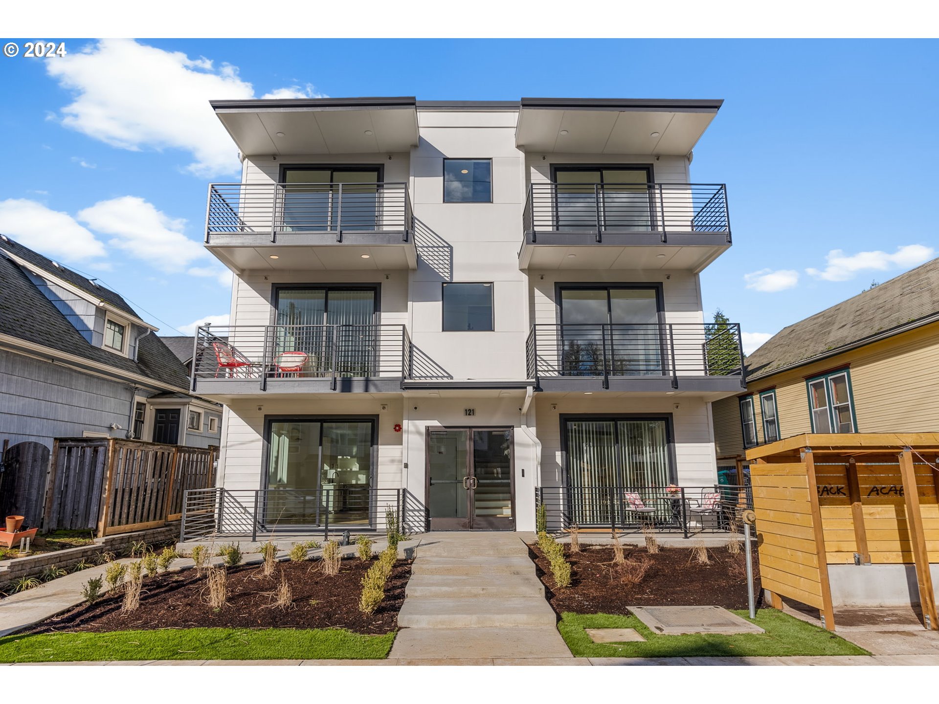 121 North Going St Unit 302  