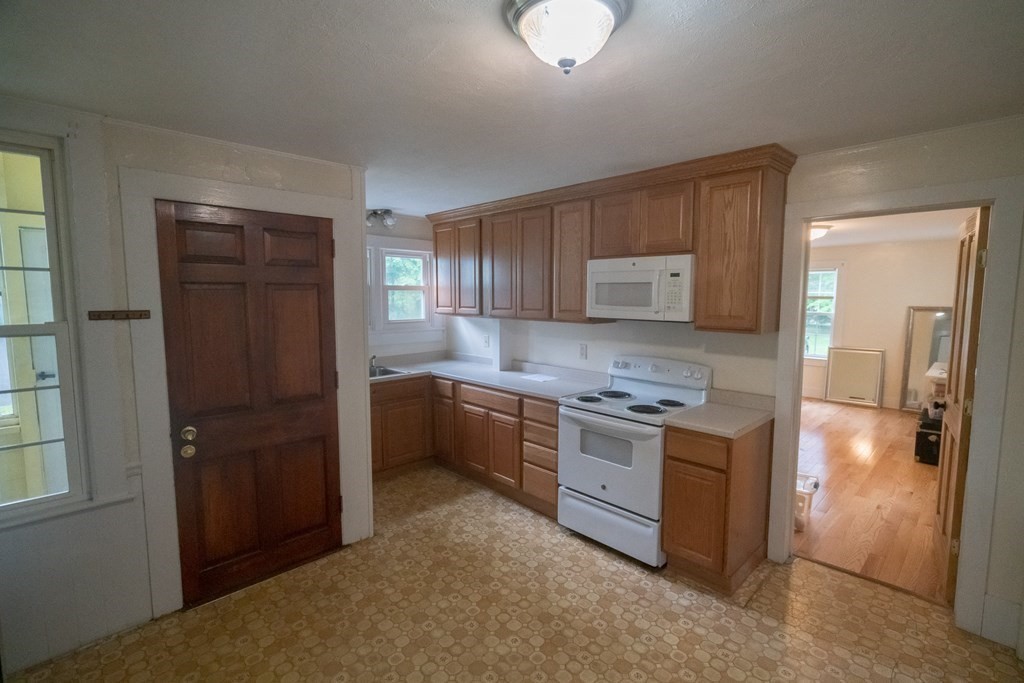 785 Main Street Amherst, MA 01002 - Photo 5 of 36 Gallery Image 5
