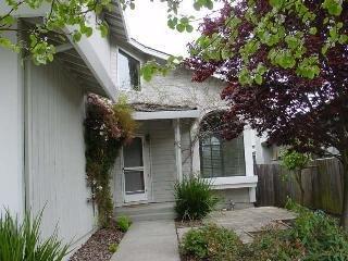 7492 Maximillian Place Rohnert Park, CA 94928 - Photo 3 of 5 Gallery Image 3