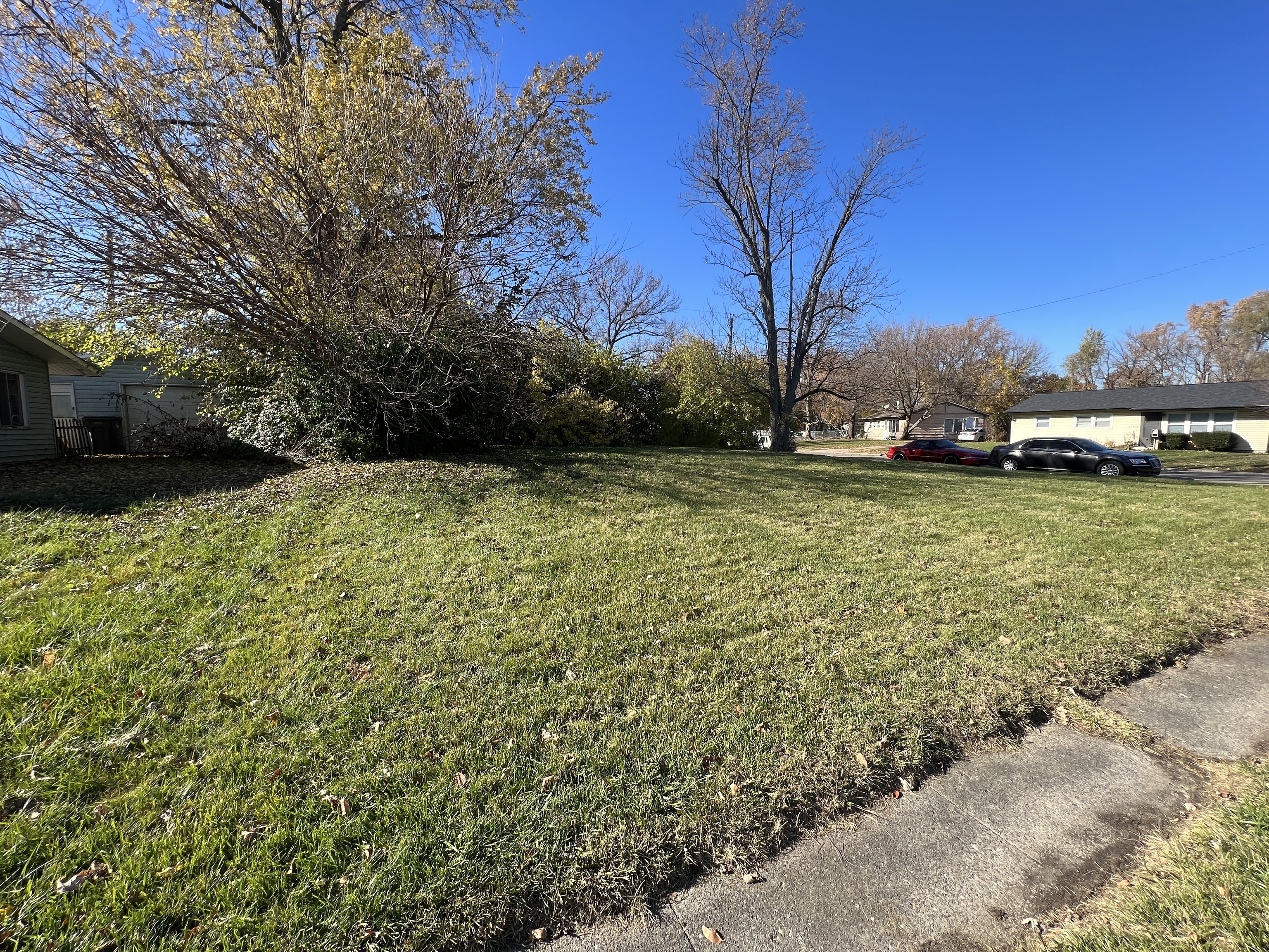3106 Keswick Road Indianapolis, IN 46222 - Photo 2 of 8
