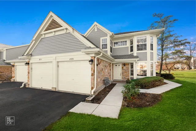 $330,000 | 2810 Belle Lane, Schaumburg, IL 60193