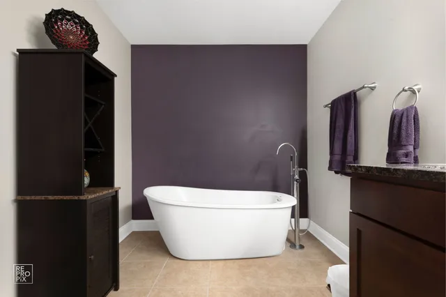 $330,000 | 2810 Belle Lane, Schaumburg, IL 60193