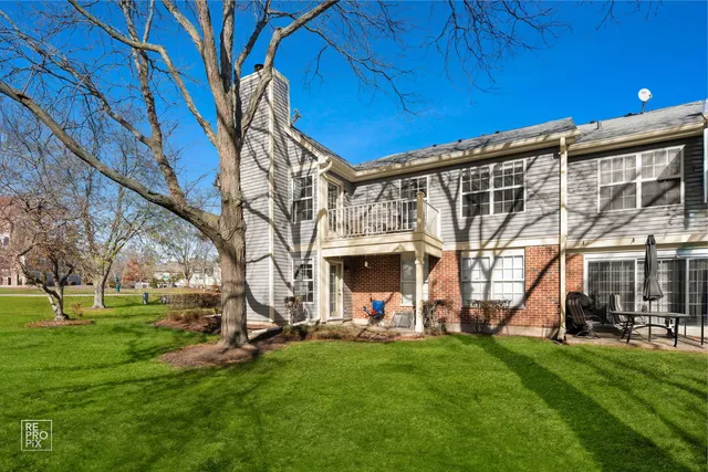 $330,000 | 2810 Belle Lane, Schaumburg, IL 60193