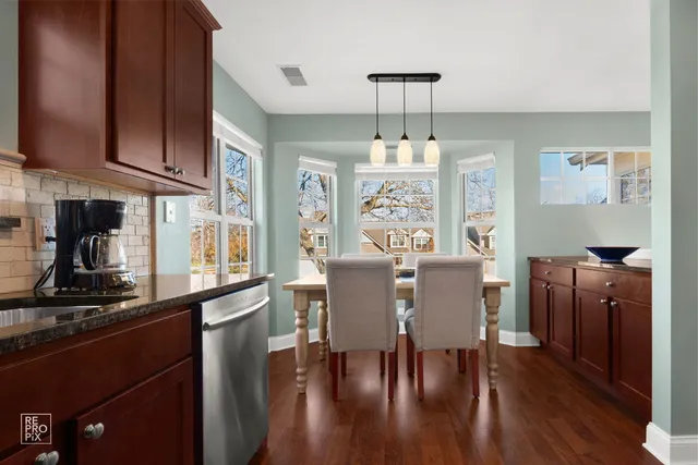 $330,000 | 2810 Belle Lane, Schaumburg, IL 60193