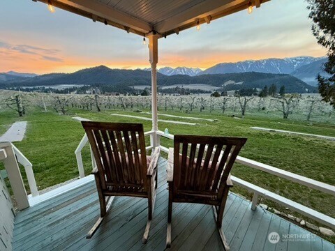 9753 Nibbelink Road Peshastin, WA 98847 - Photo 4 of 40