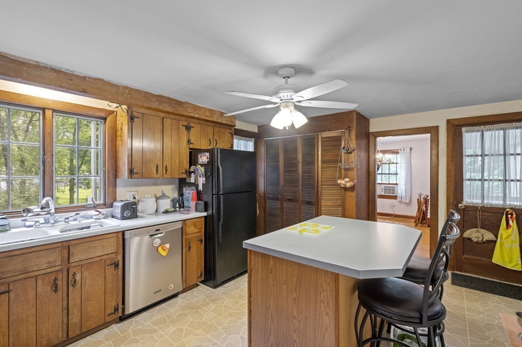 61-63 Lowland Road Bellingham, MA 02019 - Photo 4 of 36 Gallery Image 4