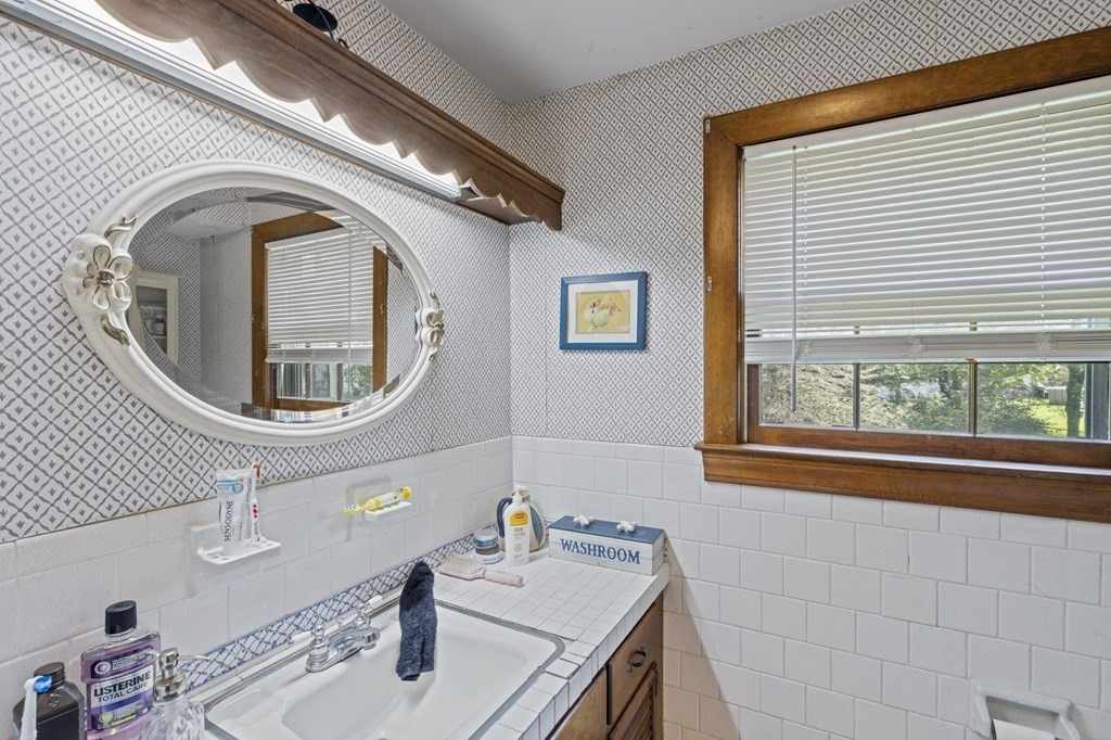 61-63 Lowland Road Bellingham, MA 02019 - Photo 9 of 36 Gallery Image 9