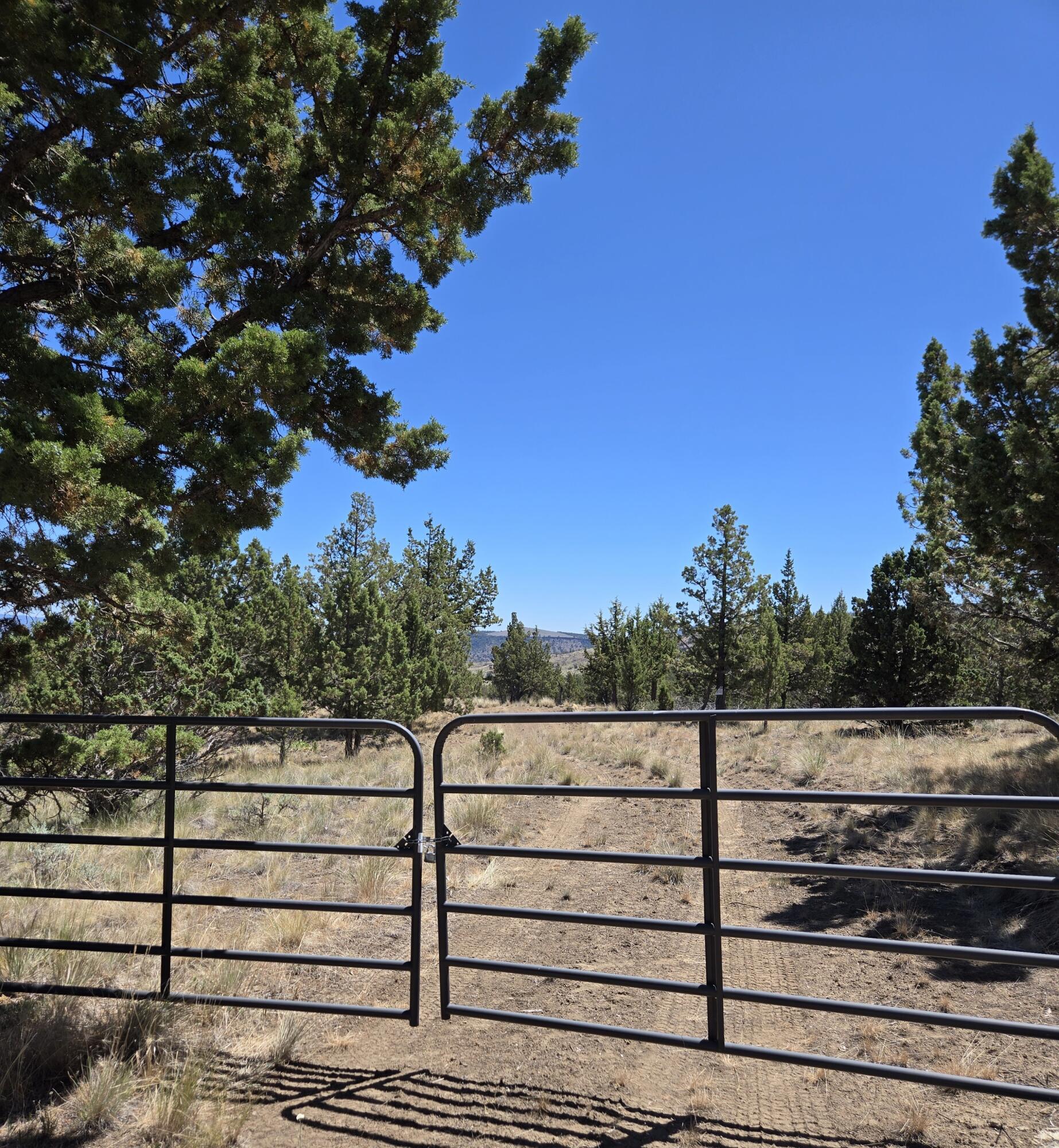 20102 Osprey Road, Unit 800 Prineville, OR 97754 - Photo 2 of 20 20250712_120521