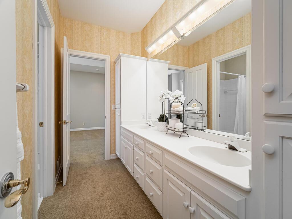 10512 Rigby Drive Eden Prairie, MN 55347 - Photo 33 of 49 Gallery Image 33