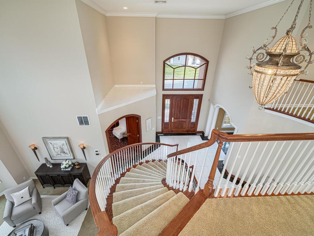 10512 Rigby Drive Eden Prairie, MN 55347 - Photo 5 of 49 Gallery Image 5