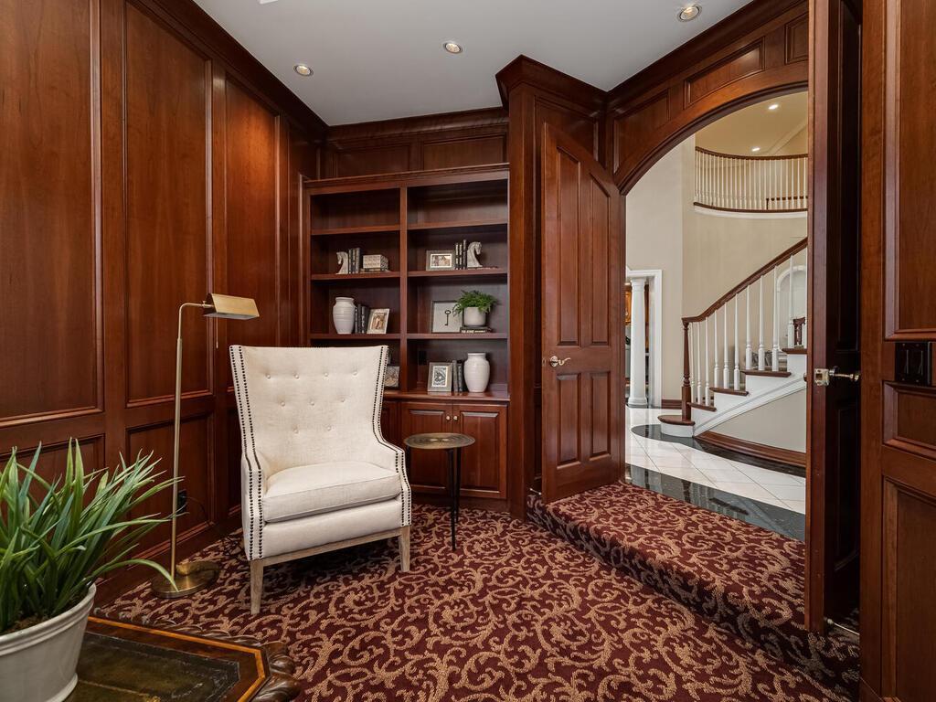 10512 Rigby Drive Eden Prairie, MN 55347 - Photo 9 of 49 Gallery Image 9