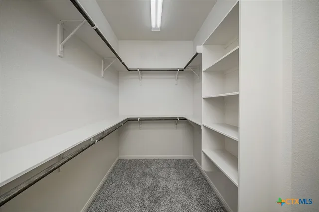 an empty room with a empty space