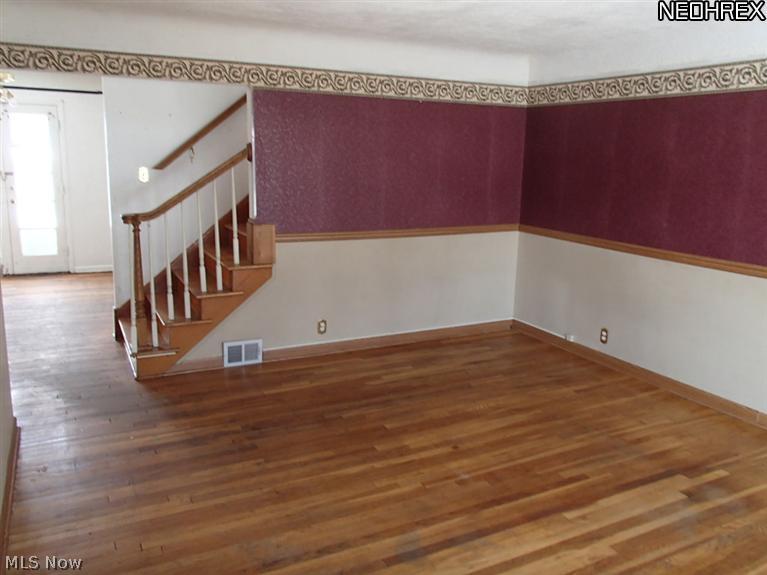 1354 Sunview Road Lyndhurst, OH 44124 - Photo 8 of 11