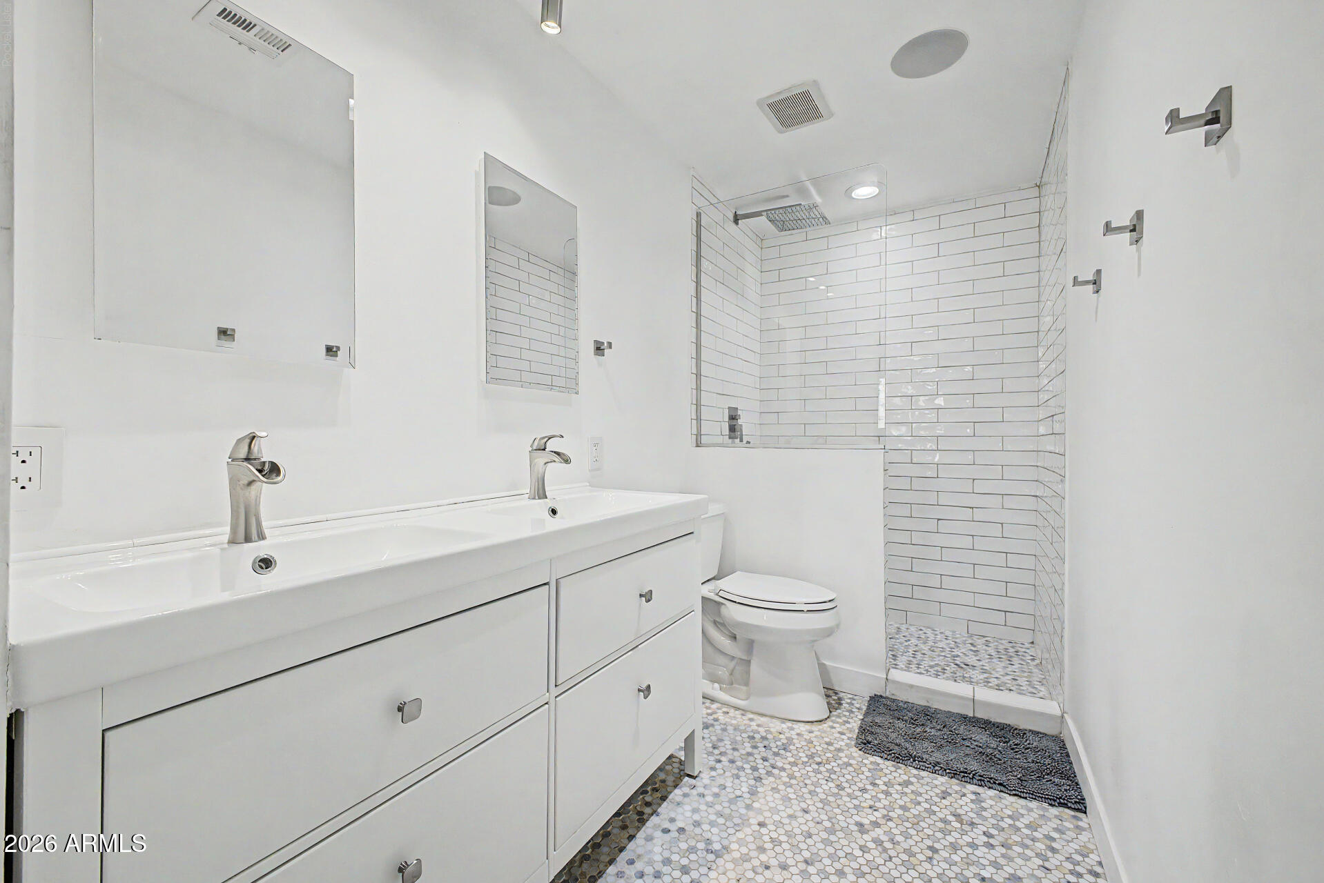 8219 East Valley View Road Scottsdale, AZ 85250 - Photo 19 of 29 master bathroom