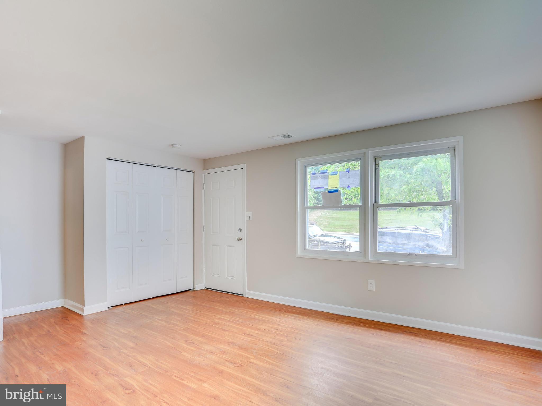 8024 Sheriff Road Landover, MD 20785 - Photo 4 of 28 Living Room