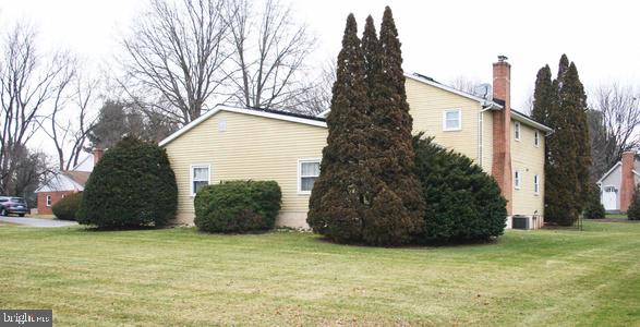 12 Pinewood Avenue Lititz, PA 17543 - Photo 5 of 12