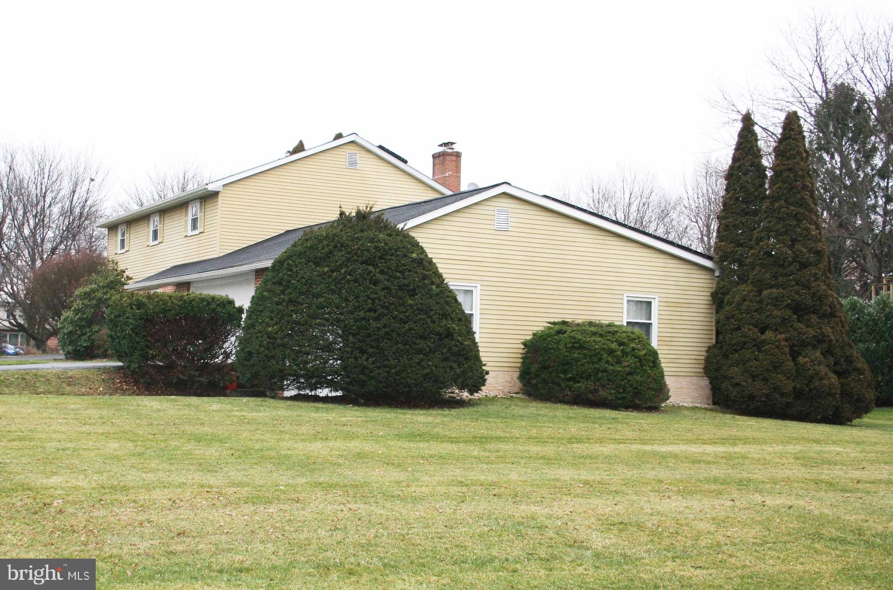 12 Pinewood Avenue Lititz, PA 17543 - Photo 7 of 12