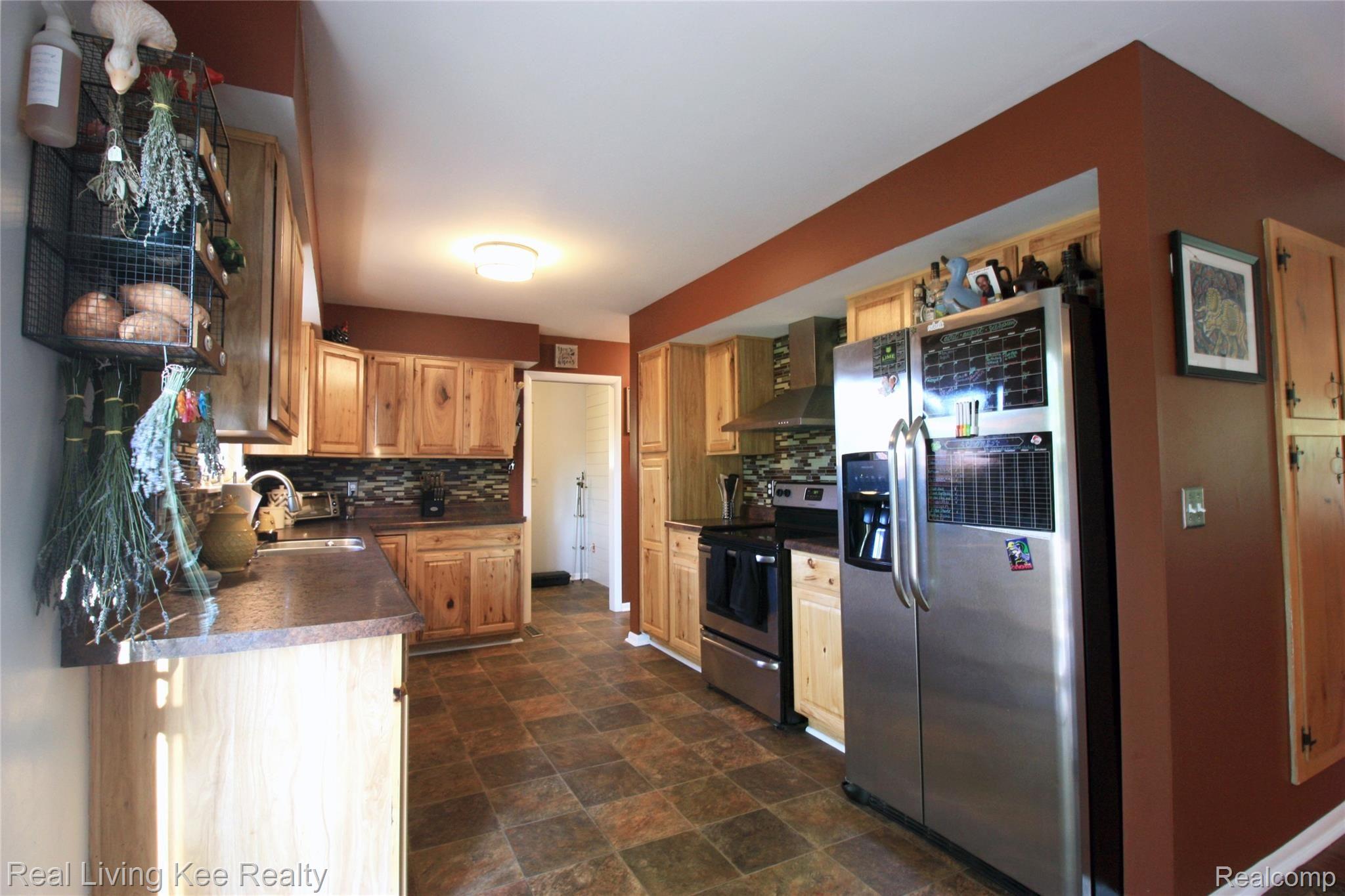 2160 Shipman Road Oxford, MI 48371 - Photo 23 of 41 Kitchen2.jpg