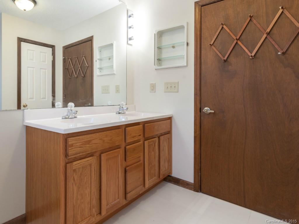 4502 Locklyn Road Waxhaw, NC 28173 - Photo 13 of 24